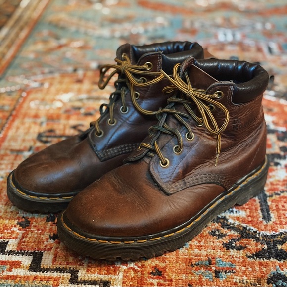 Vintage Dr. Marten’s 6 eyelet - Picture 2 of 6